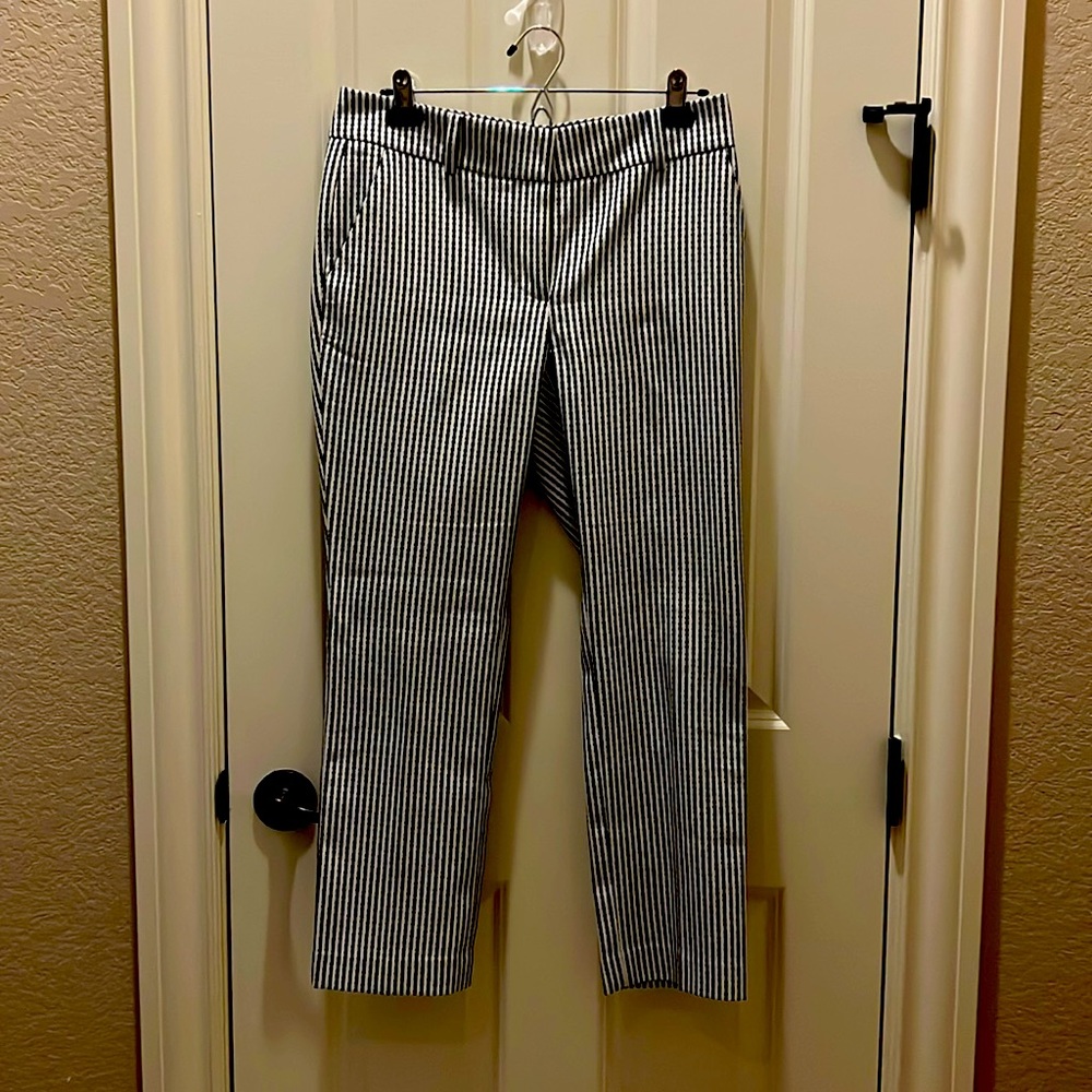 Cropped pants white and navy blue mid- rise